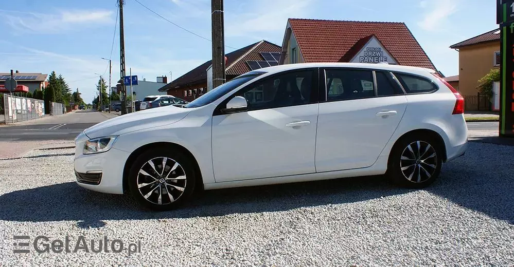 VOLVO V60 D2 Drive-E Momentum