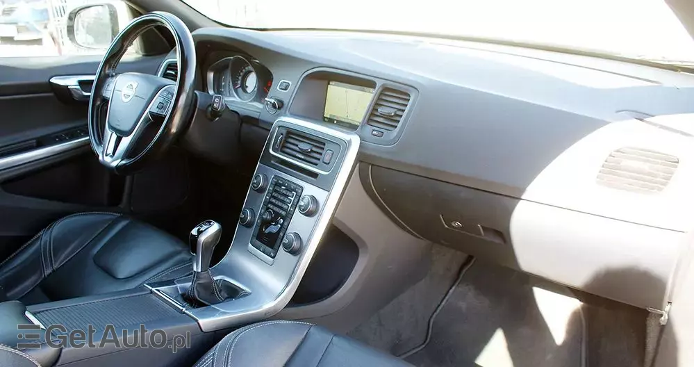 VOLVO V60 D2 Drive-E Momentum