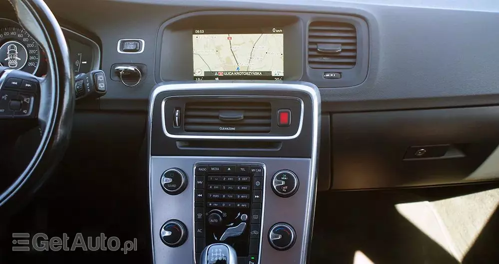 VOLVO V60 D2 Drive-E Momentum