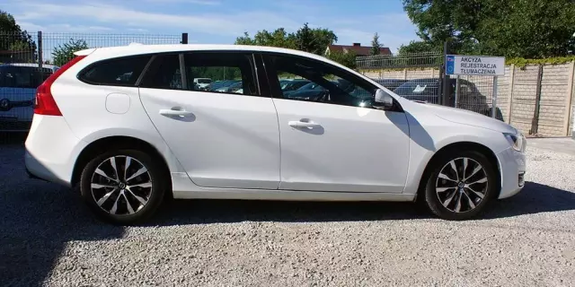 VOLVO V60 D2 Drive-E Momentum