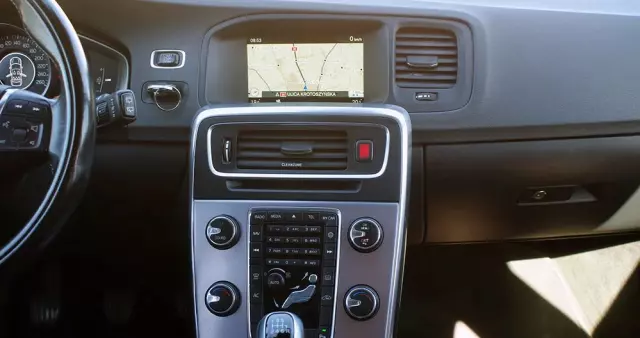 VOLVO V60 D2 Drive-E Momentum