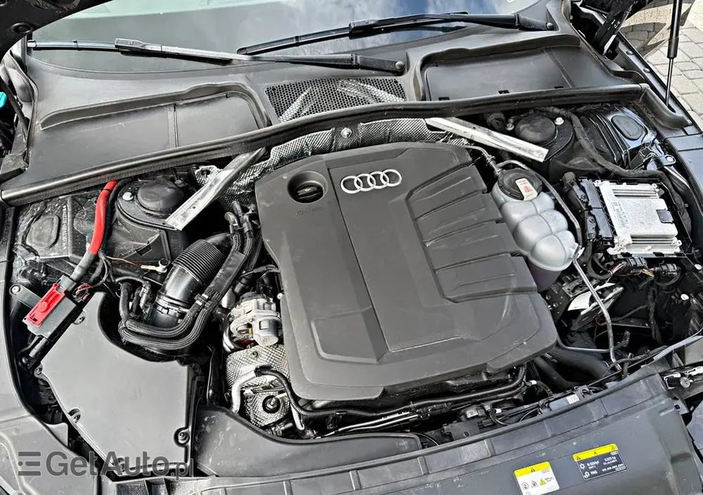 AUDI A4 Avant 40 TDI S tronic advanced