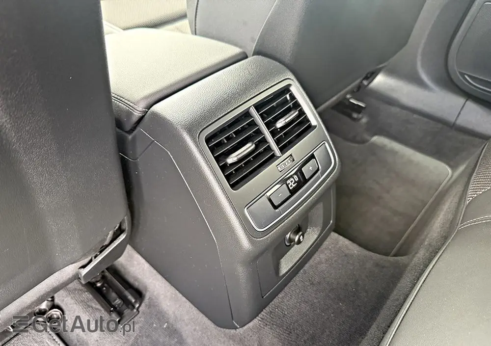 AUDI A4 Avant 40 TDI S tronic advanced