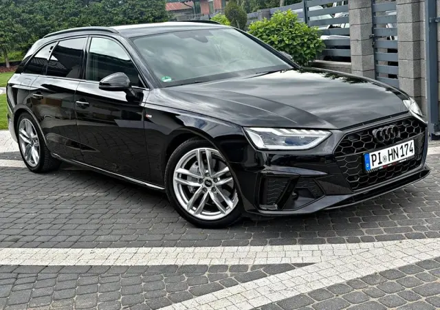 AUDI A4 Avant 40 TDI S tronic advanced