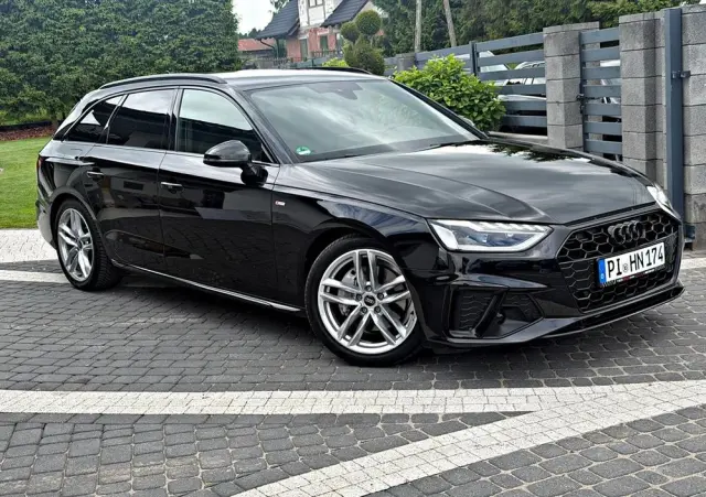 AUDI A4 Avant 40 TDI S tronic advanced