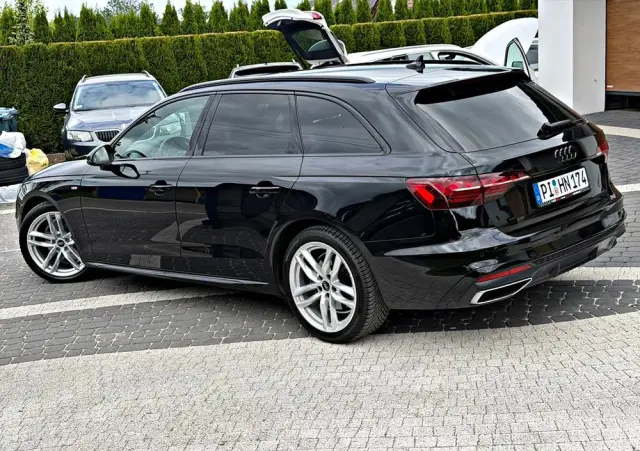 AUDI A4 Avant 40 TDI S tronic advanced