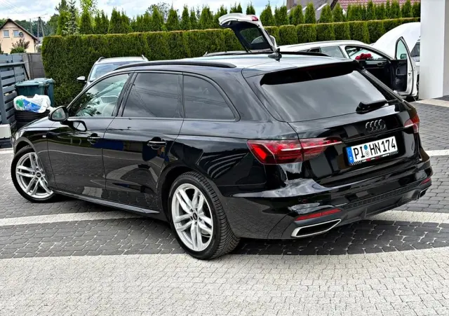 AUDI A4 Avant 40 TDI S tronic advanced