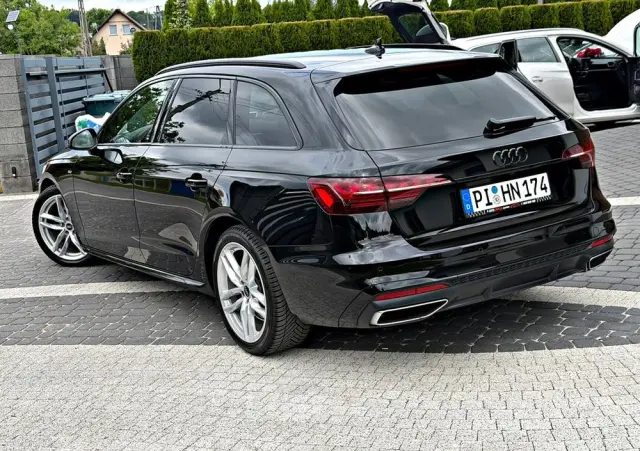 AUDI A4 Avant 40 TDI S tronic advanced