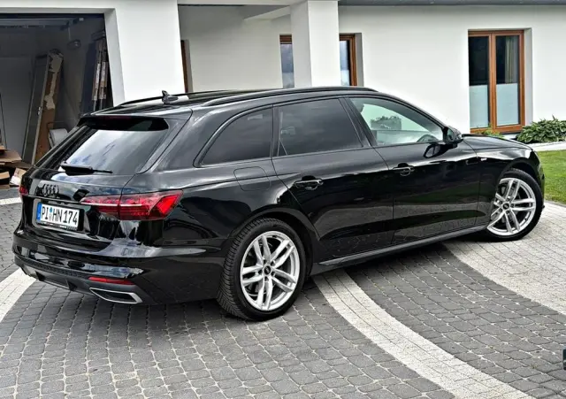 AUDI A4 Avant 40 TDI S tronic advanced