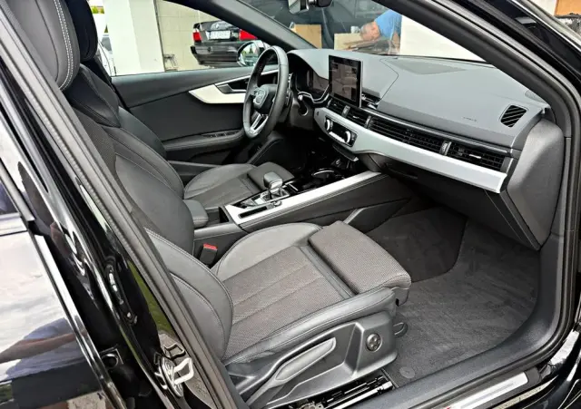 AUDI A4 Avant 40 TDI S tronic advanced