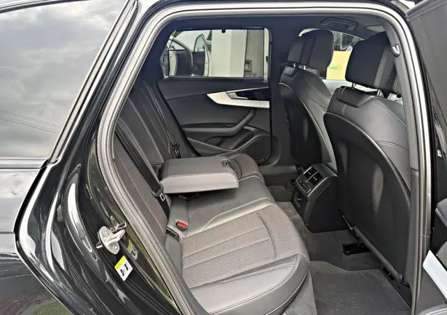 AUDI A4 Avant 40 TDI S tronic advanced