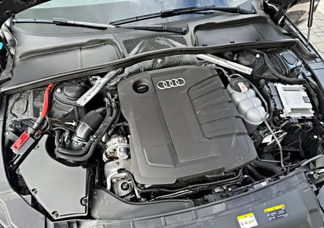 AUDI A4 Avant 40 TDI S tronic advanced