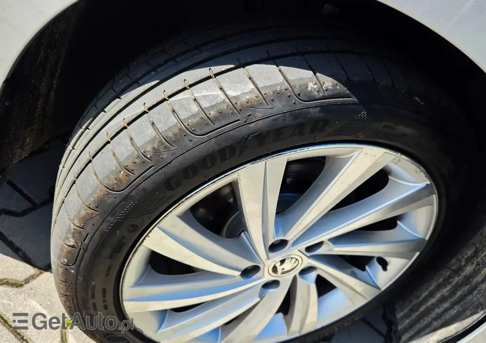 SKODA Octavia 2.0 TSI 4x4 Style DSG