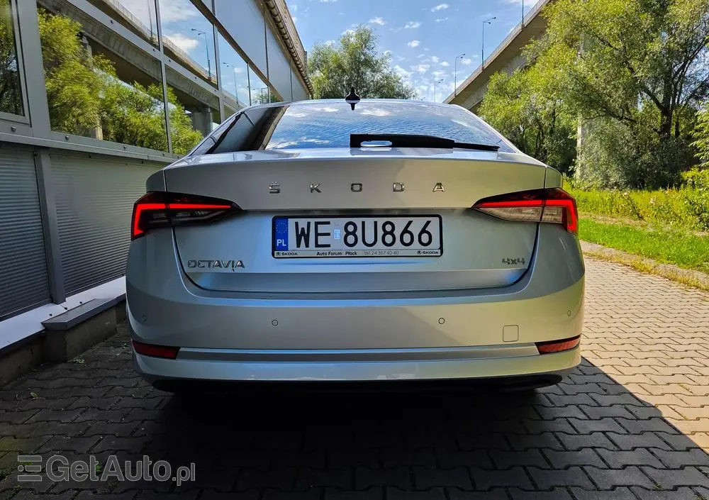 SKODA Octavia 2.0 TSI 4x4 Style DSG