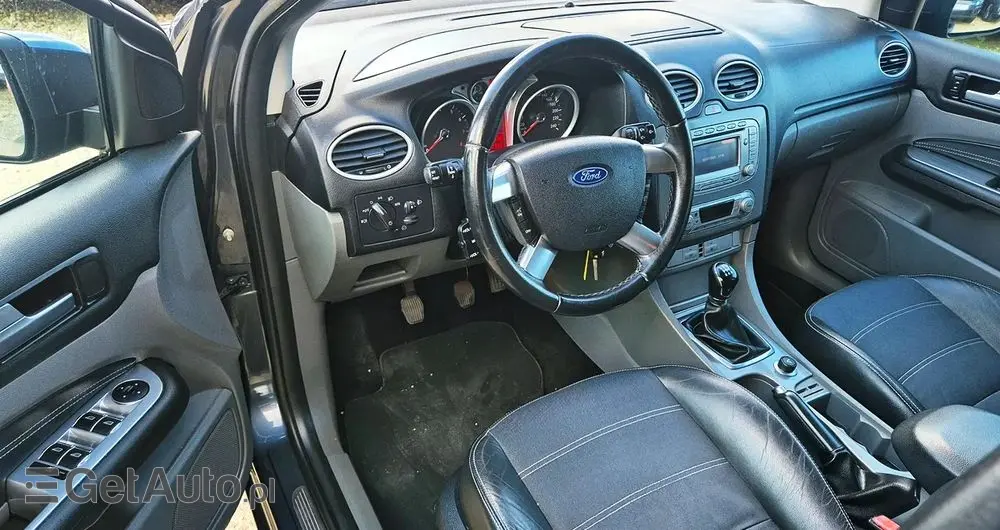 FORD Focus 1.6 16V Titanium