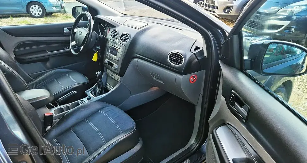 FORD Focus 1.6 16V Titanium