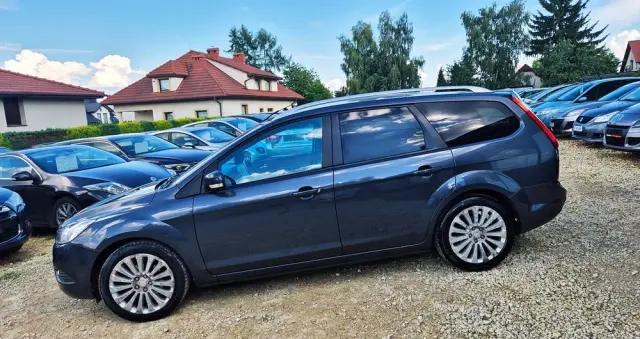 FORD Focus 1.6 16V Titanium
