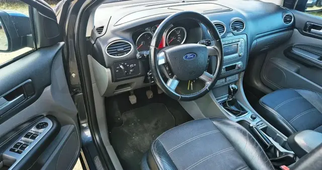 FORD Focus 1.6 16V Titanium