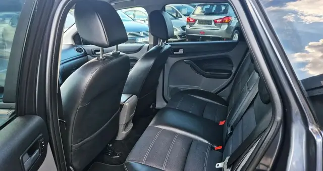 FORD Focus 1.6 16V Titanium