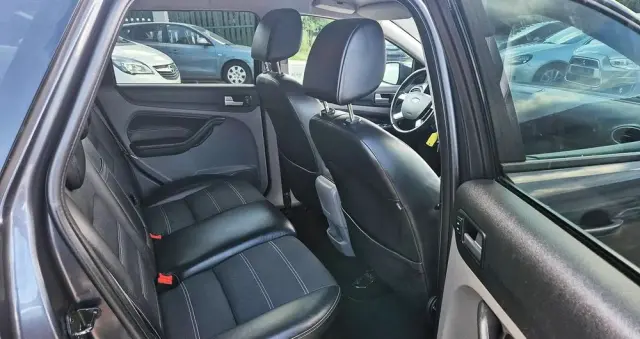 FORD Focus 1.6 16V Titanium