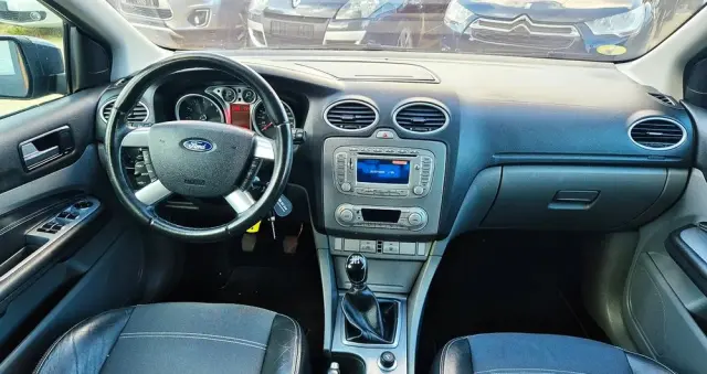 FORD Focus 1.6 16V Titanium