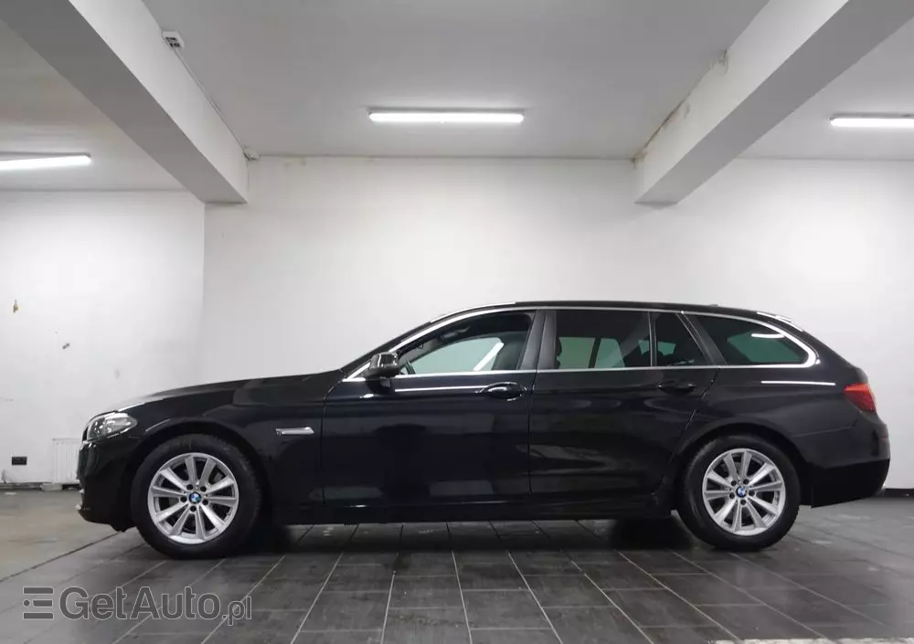 BMW Seria 5 520d xDrive Touring
