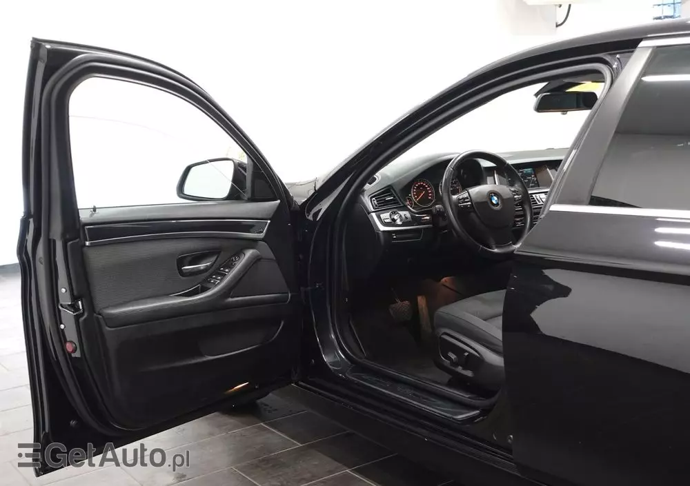 BMW Seria 5 520d xDrive Touring