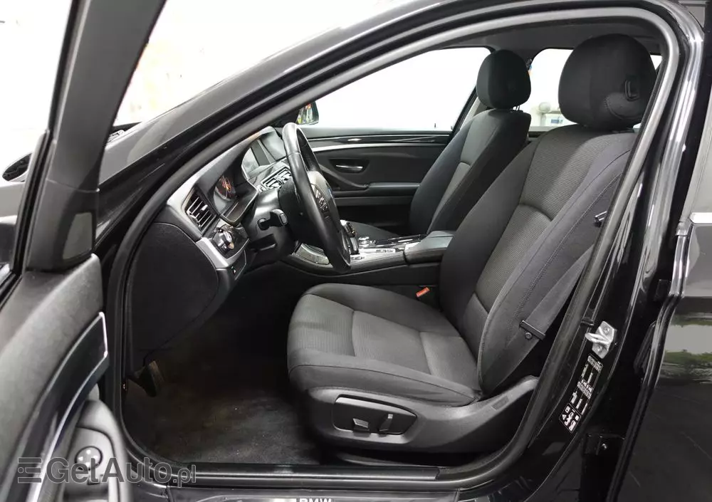 BMW Seria 5 520d xDrive Touring
