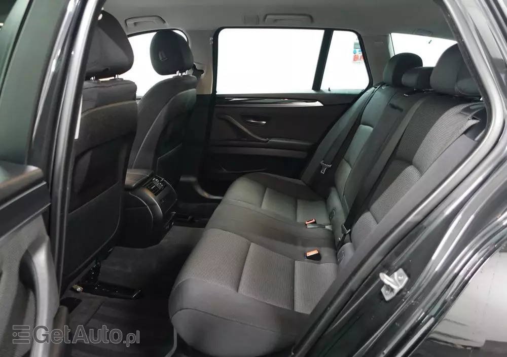 BMW Seria 5 520d xDrive Touring