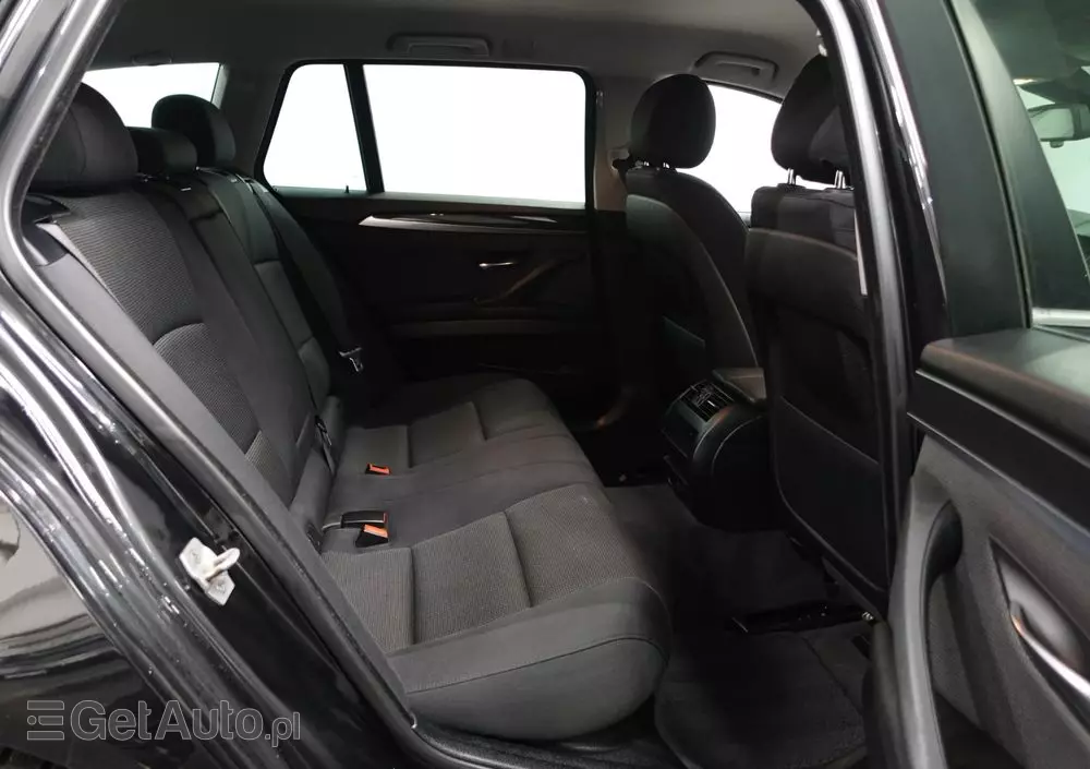 BMW Seria 5 520d xDrive Touring