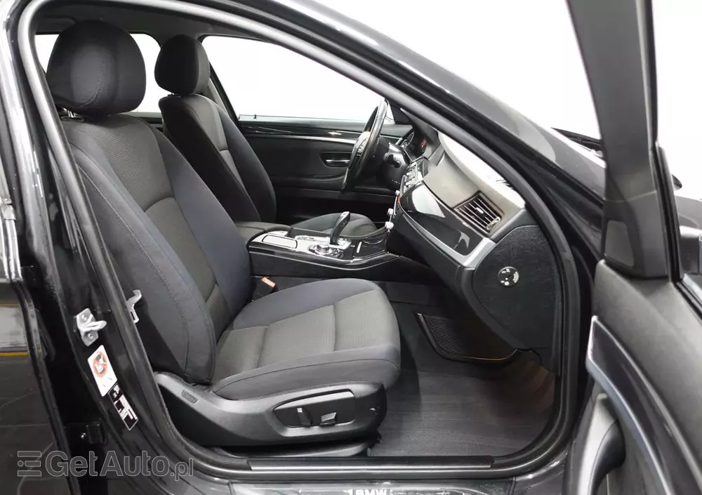 BMW Seria 5 520d xDrive Touring