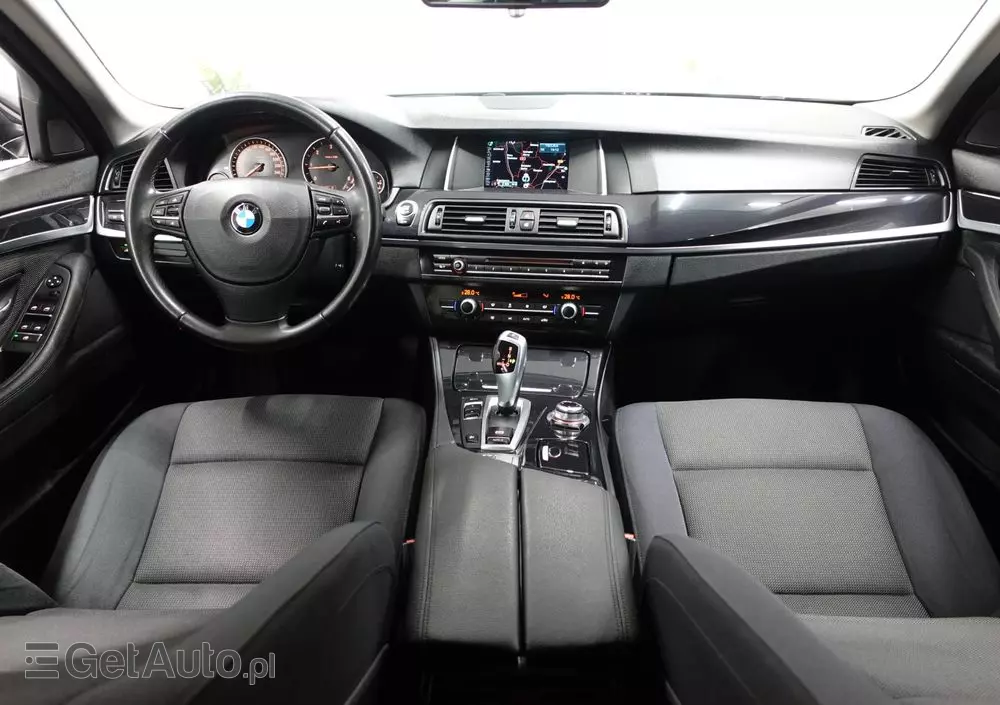 BMW Seria 5 520d xDrive Touring