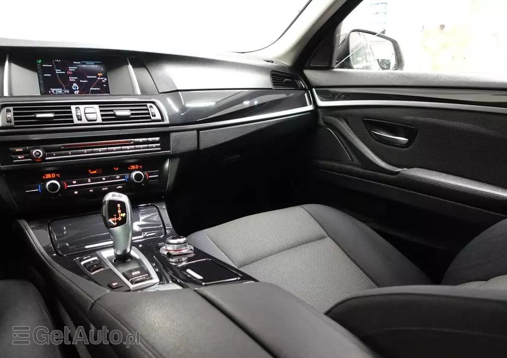 BMW Seria 5 520d xDrive Touring