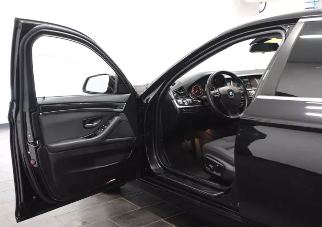 BMW Seria 5 520d xDrive Touring