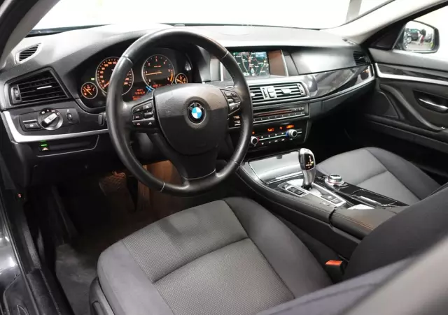 BMW Seria 5 520d xDrive Touring