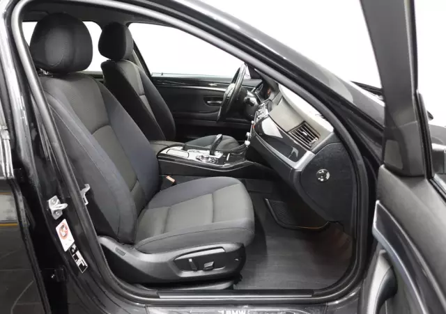 BMW Seria 5 520d xDrive Touring