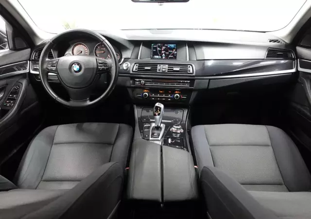 BMW Seria 5 520d xDrive Touring