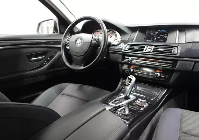 BMW Seria 5 520d xDrive Touring