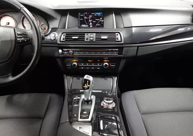 BMW Seria 5 520d xDrive Touring