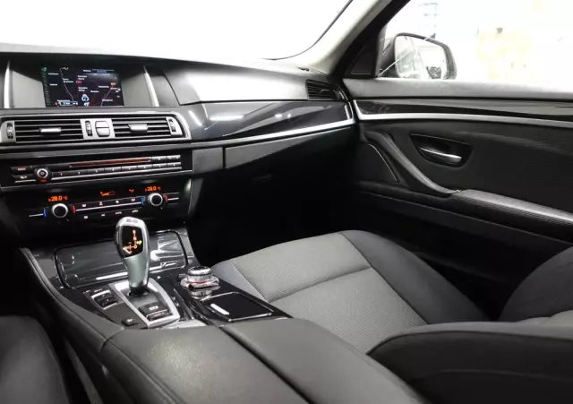 BMW Seria 5 520d xDrive Touring