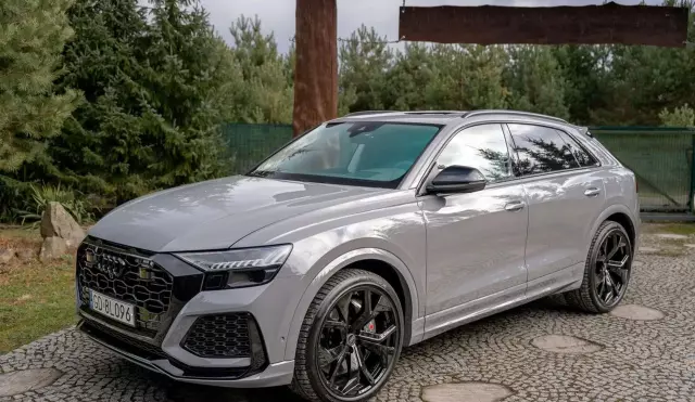 AUDI RS Q8 