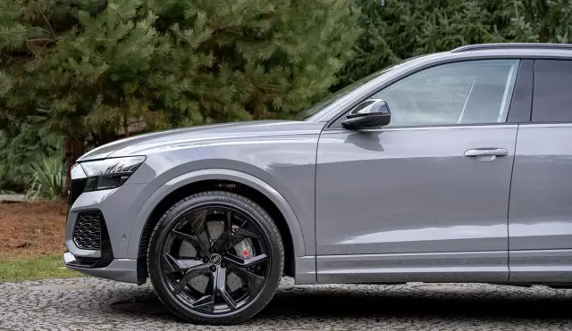 AUDI RS Q8 