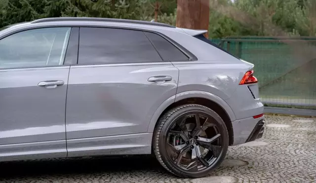 AUDI RS Q8 