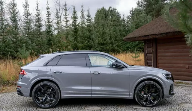 AUDI RS Q8 