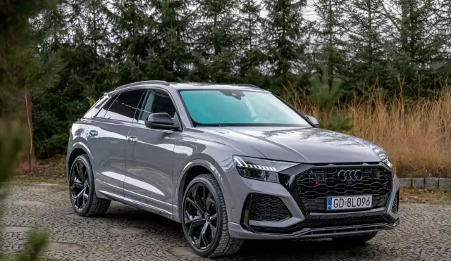 AUDI RS Q8 