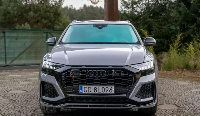 AUDI RS Q8 