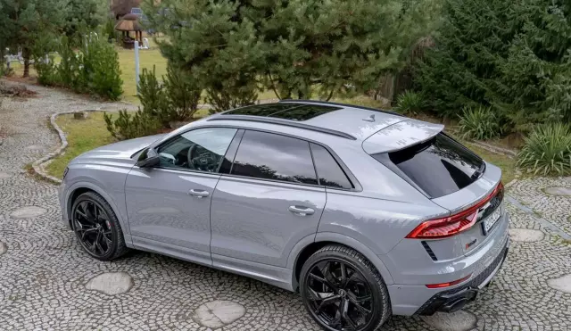 AUDI RS Q8 