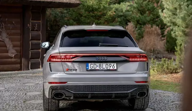 AUDI RS Q8 