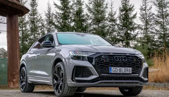 AUDI RS Q8 