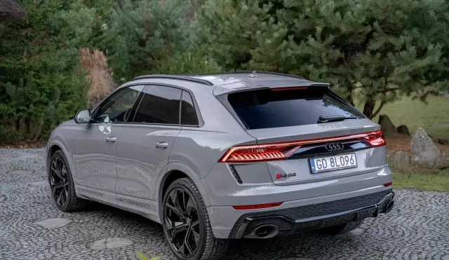 AUDI RS Q8 